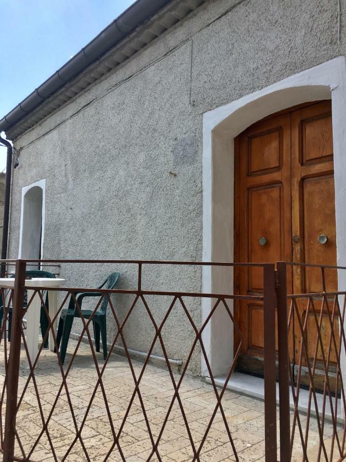 La Via Di Fuga Apartment Pietrapertosa Exterior photo